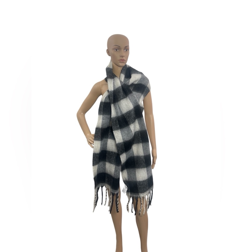 Gap Women’s Gray Black Cozy Plaid Scarf With Fringe 14X90